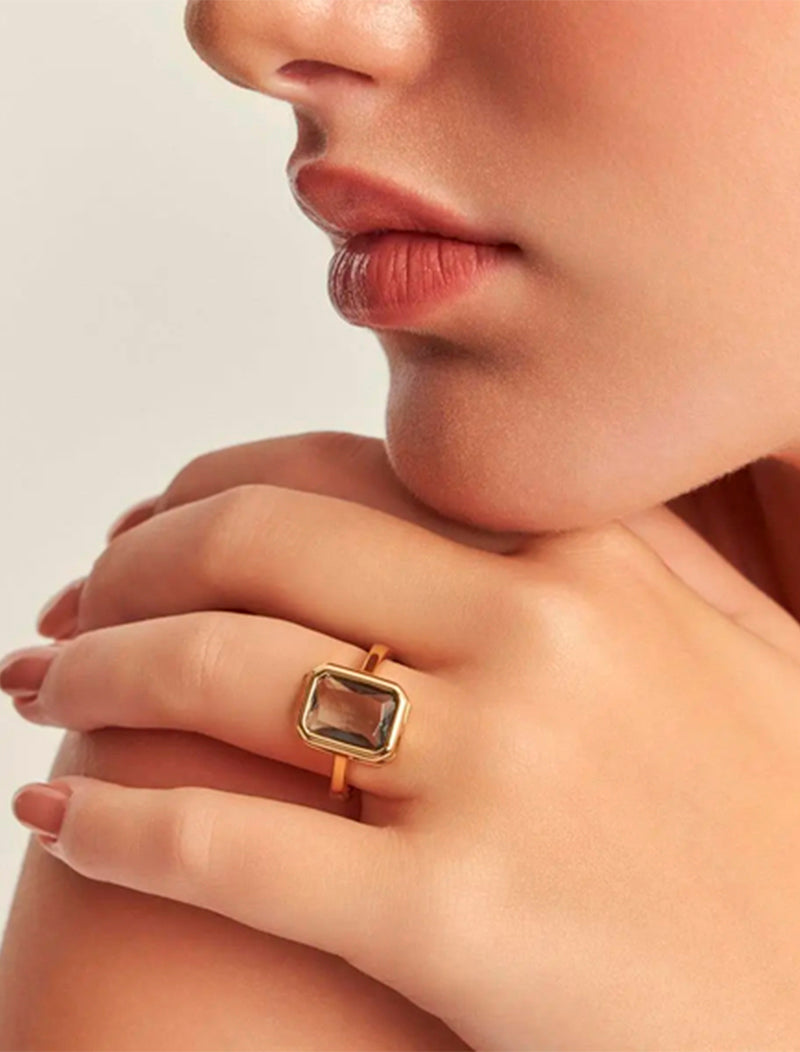Anel Retângulo Pedra Banho Ouro 18K Cristal Fumê