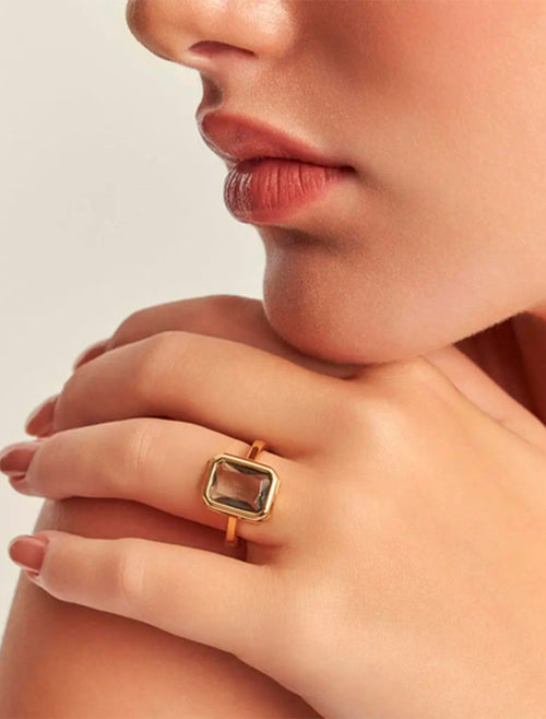 Anel Retângulo Pedra Banho Ouro 18K Cristal Fumê