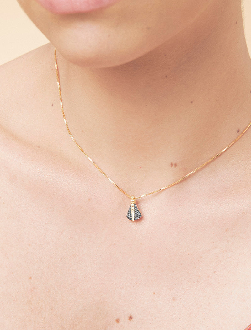Colar Mini Nossa Senhora Aparecida Cravejada Banho Ouro 18K Zircônia