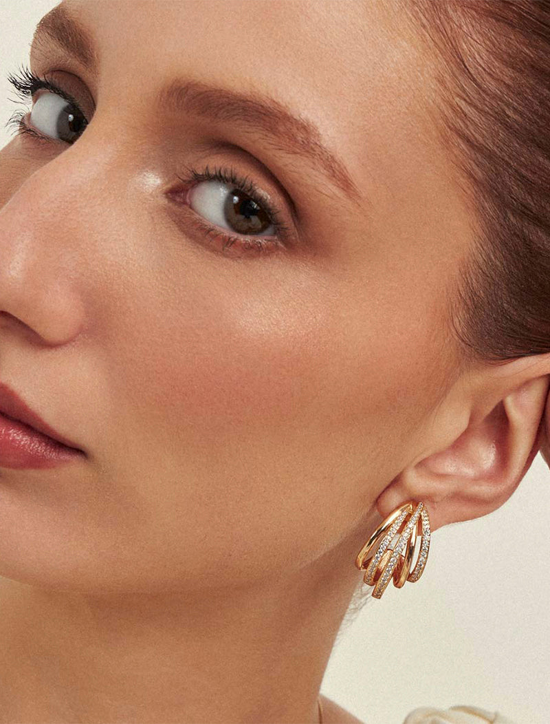Brinco Argola Meia Lua Detalhes Cravejados Banho Ouro 18K ZIrcônia