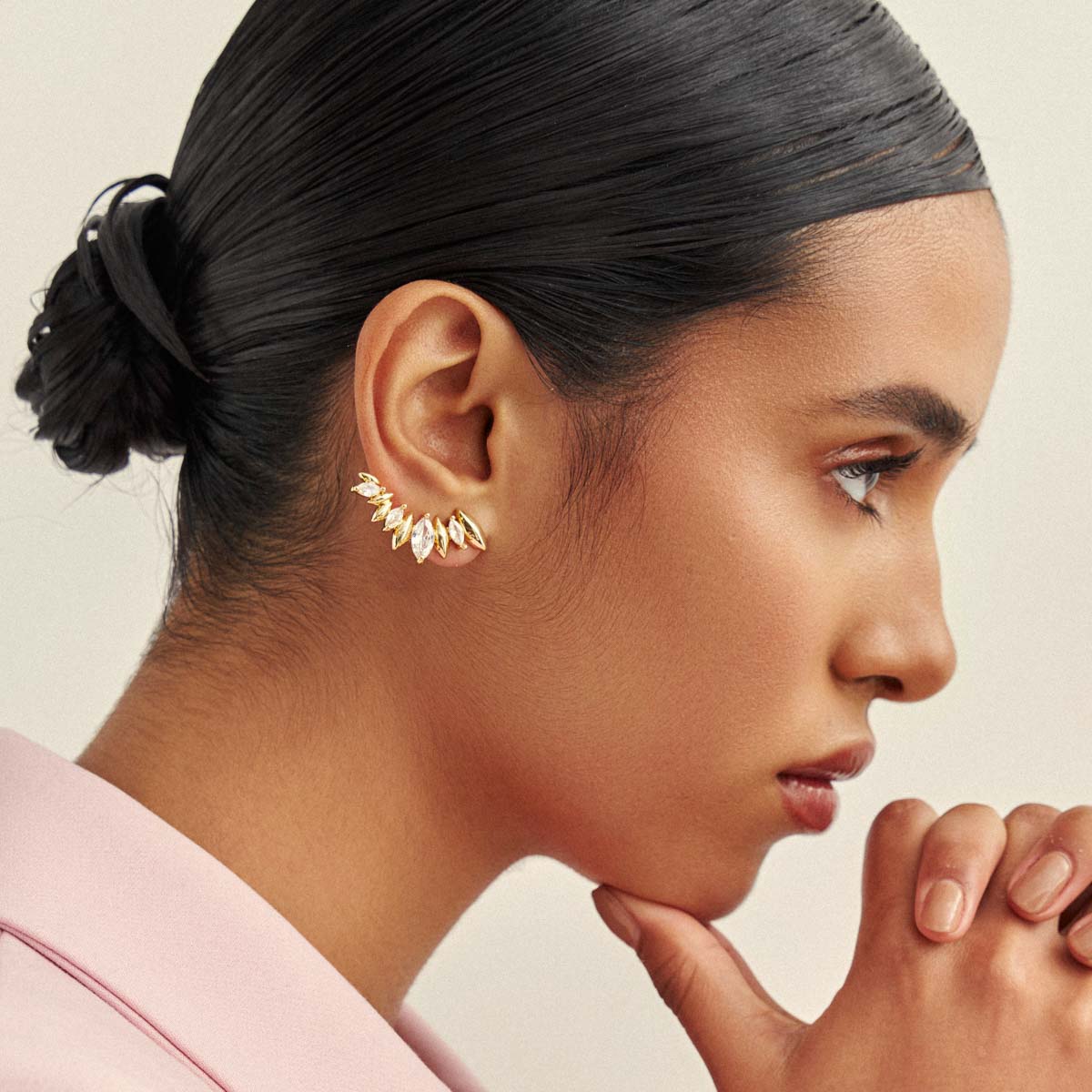 Brinco Ear Cuff Navetes Lisos e Cristais Banho Ouro 18k