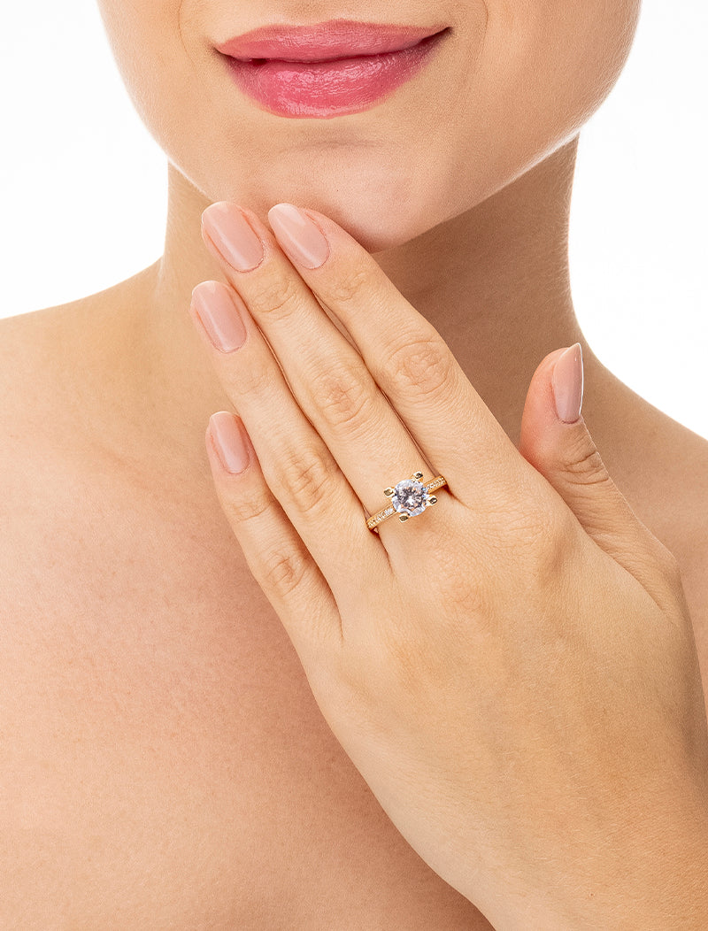 Anel Solitário Cravejado Pedra Banho Ouro 18K Cristal Zircônia