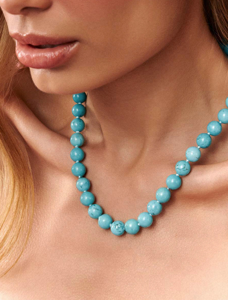 Colar Volta Pedra Cravejada Banho Ouro 18K Howlita Turquesa