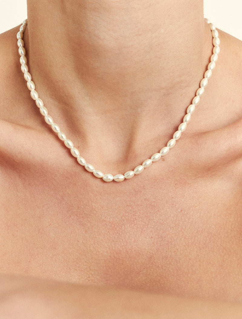 Colar Choker Volta Pérola Shell Banho Ouro 18K