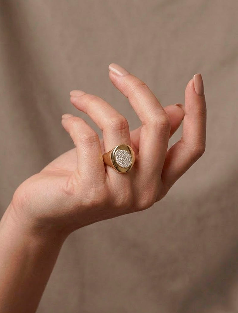 Anel Oval Meio Gota Cravejada Banho Ouro 18K