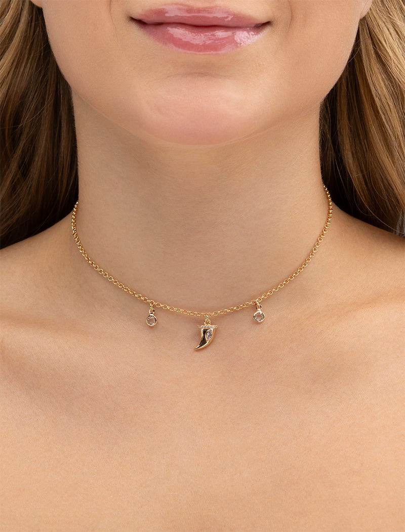 Colar Teen Liso Pingente Dente de Sabre Banho Ouro 18K