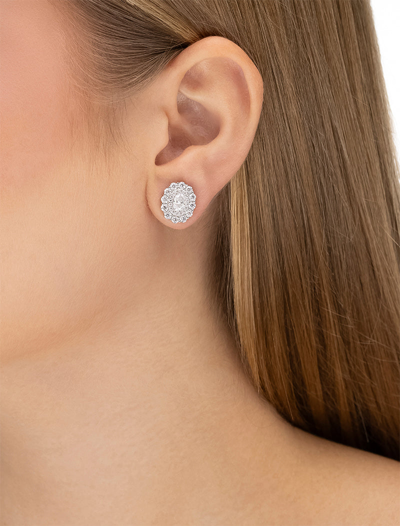 Brinco Oval Volta Cravejada 4.6MM Prata 925 Moissanite