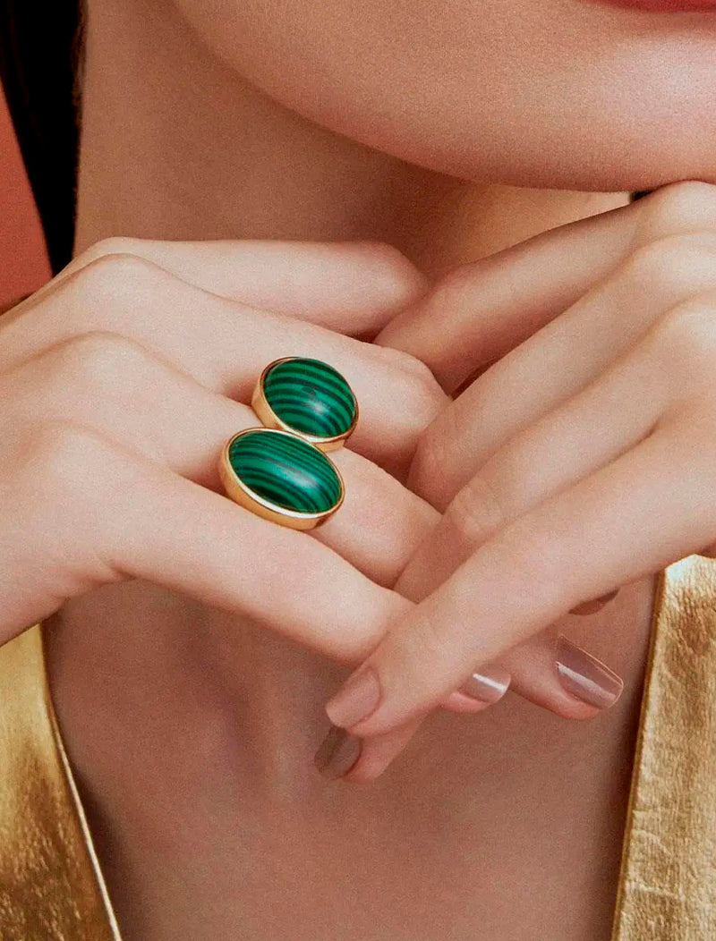 Anel Meio Oval Redondo Pedra  Banho Ouro 18k Malaquita