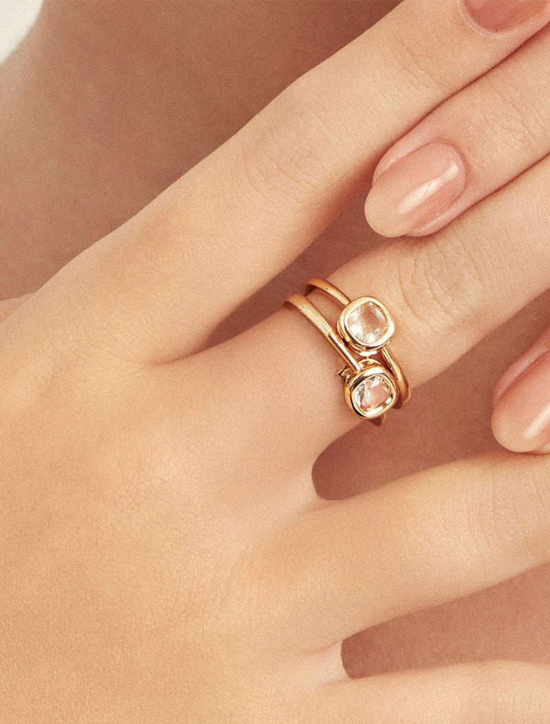 Anel Mini Quadrado Delicado Banho Ouro 18K Cristal