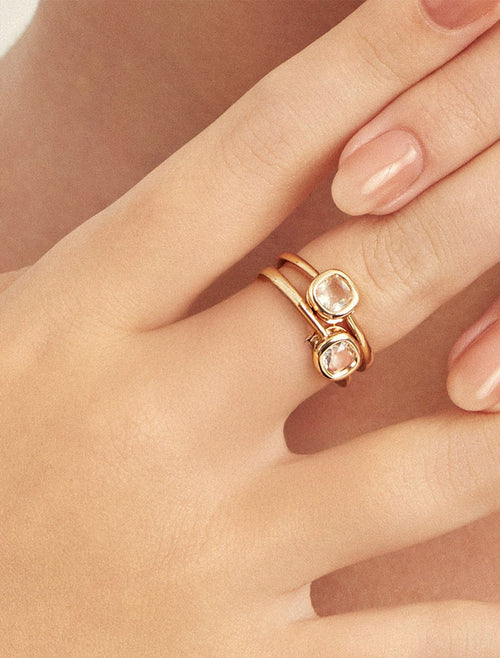 Anel Mini Quadrado Delicado Banho Ouro 18K Cristal