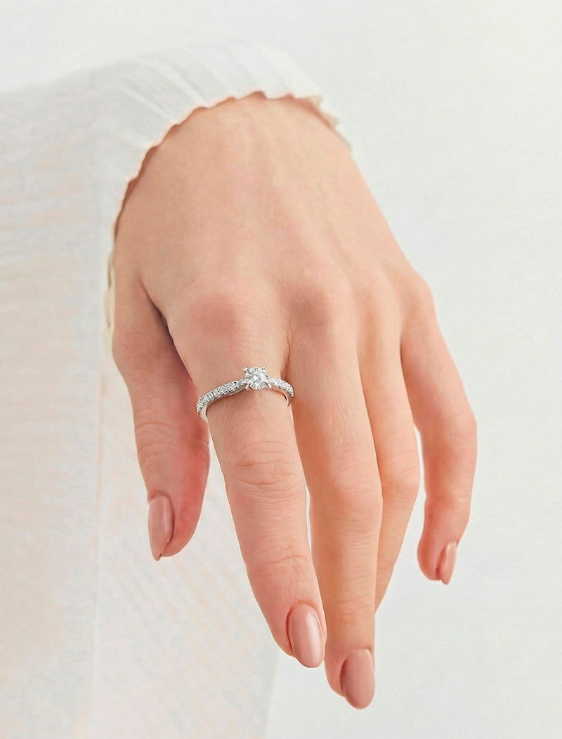 Anel Solitário Cravejado 4MM Prata 925 Moissanite