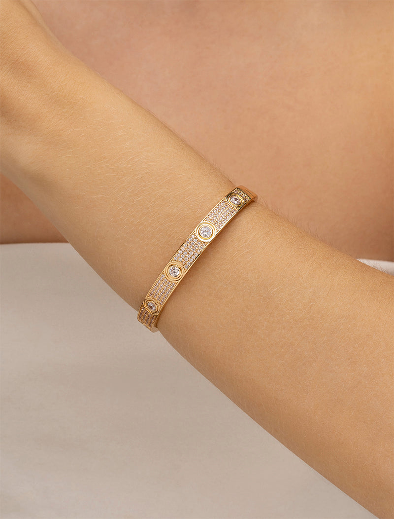 Pulseira Bracelete Meio Cravejado Banho Ouro 18k Zircônia