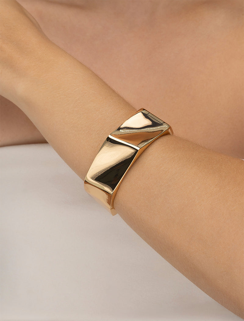 Pulseira Bracelete Largo Facetado Liso Banho Dourado
