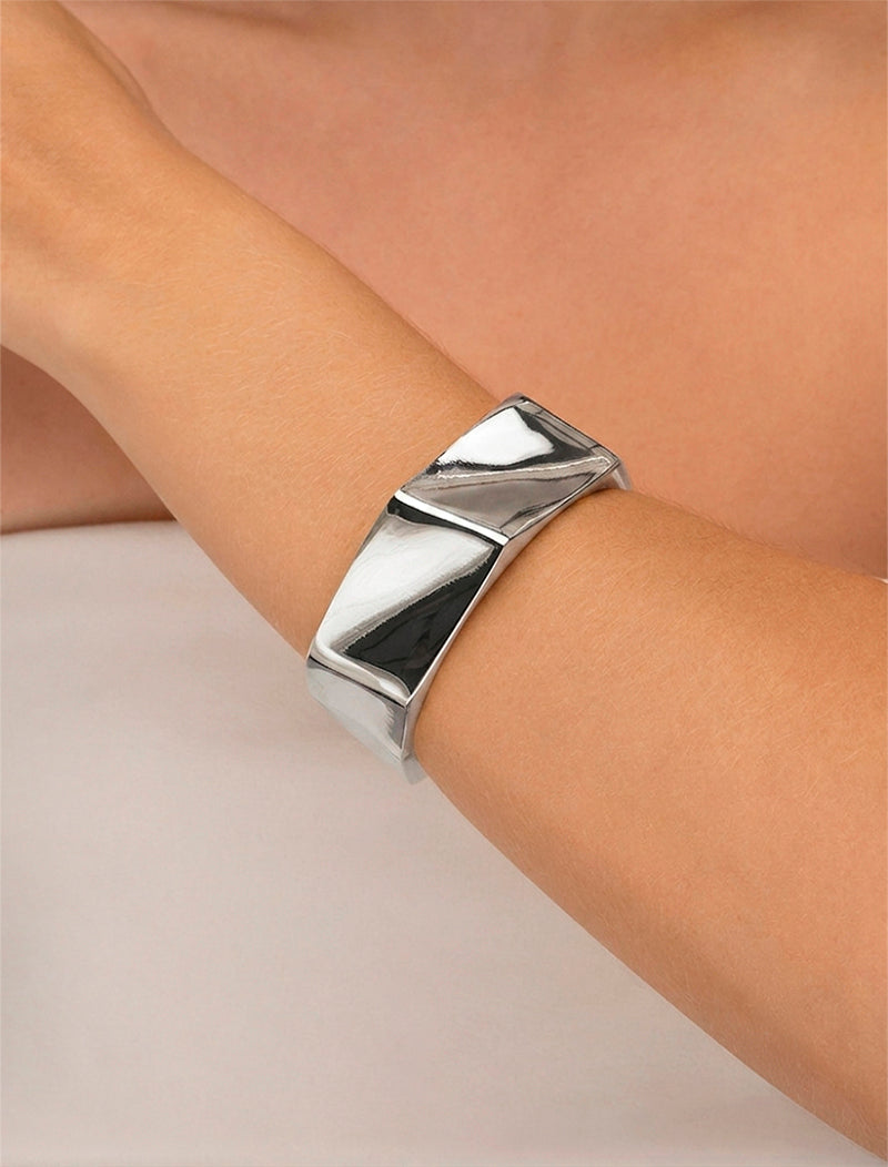 Pulseira Bracelete Largo Facetado Liso Banho Prateado