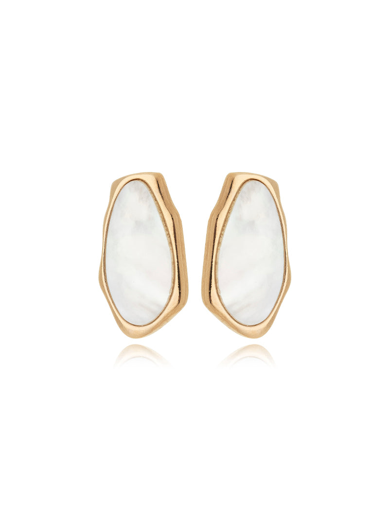 Brinco Oval Orgânico Banho Ouro 18K Madrepérola