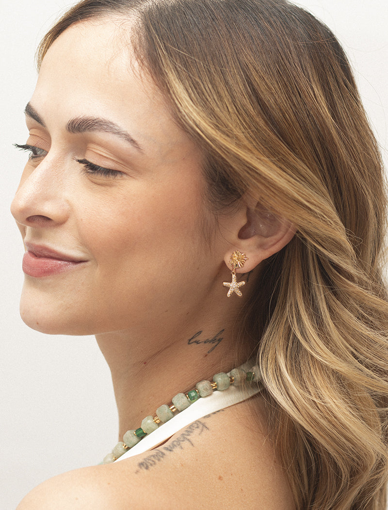 Brinco Maré Base Pontas Estrela Cravejada Banho Ouro 18k Zircônias