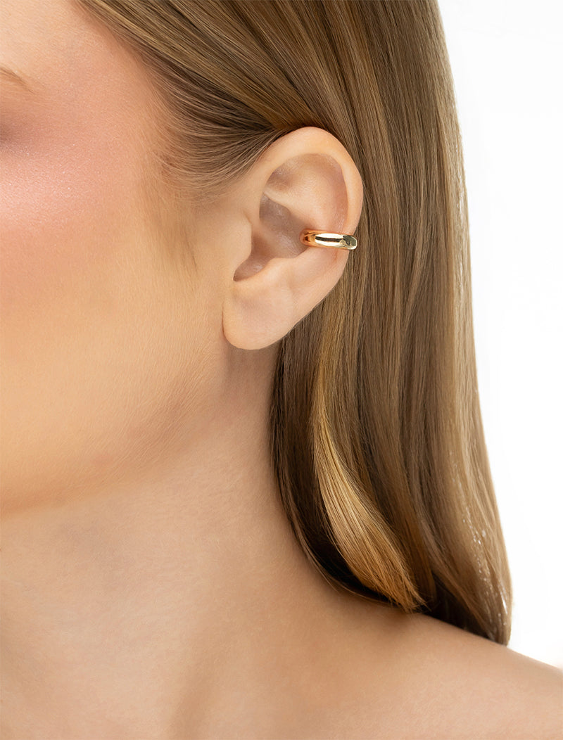 Brinco Piercing Fake Liso Banho Ouro 18k