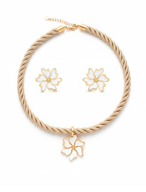 Conjunto Flor Esmaltada Banho Ouro 18K