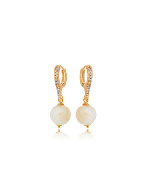 Brinco Argola Base Cravejada Ponta Madrepérola Banho Ouro 18k