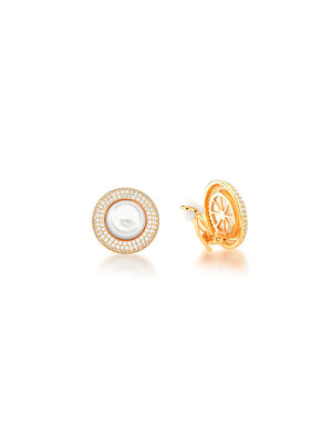 Brinco Pressão Redondo com Pérola Shell Central e Volta Cravejada Banho Ouro 18k