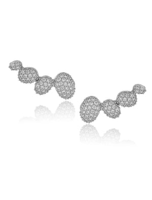 Brinco Oval Cravejado Banho Prateado Zircônias